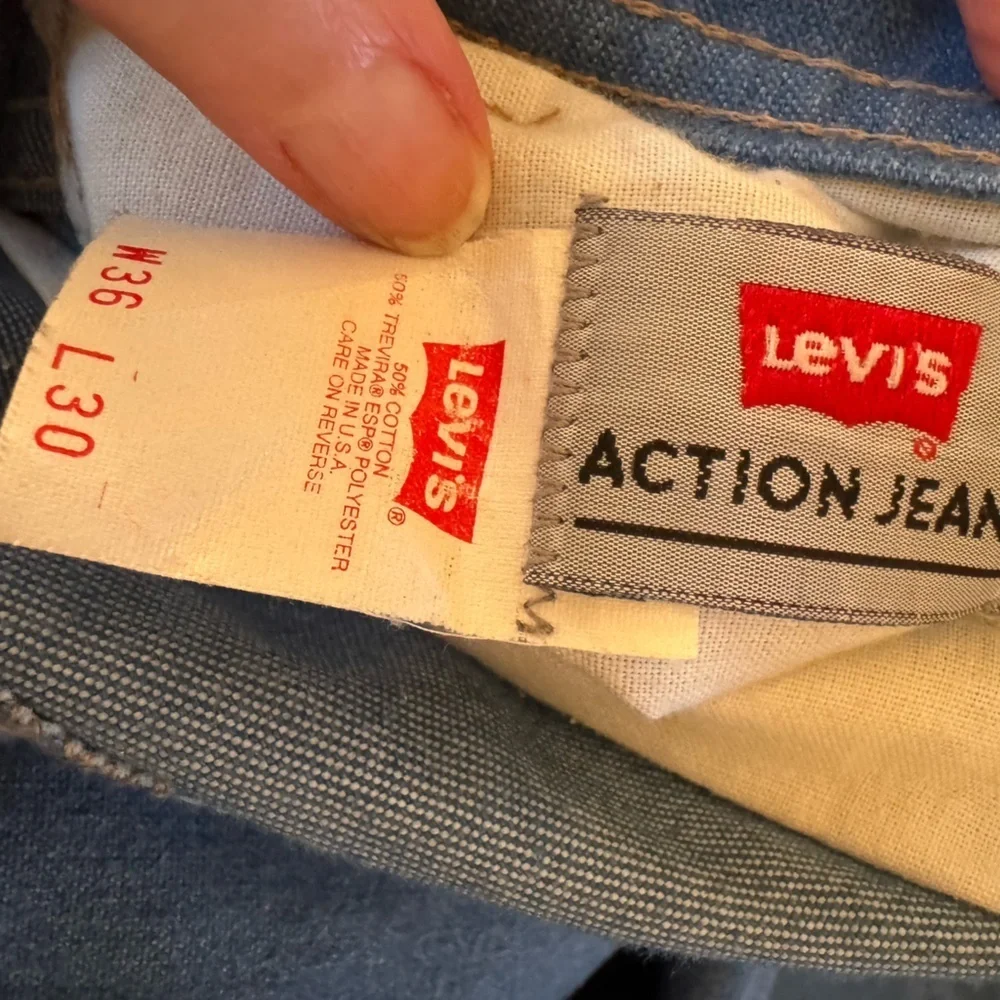 Vintage 90’s Levi’s cut cropped action Denim Jeans
